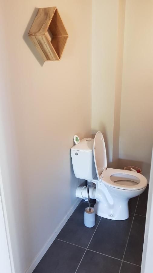 Chambre Avec Salle De Bain Hotel Donzy Екстериор снимка